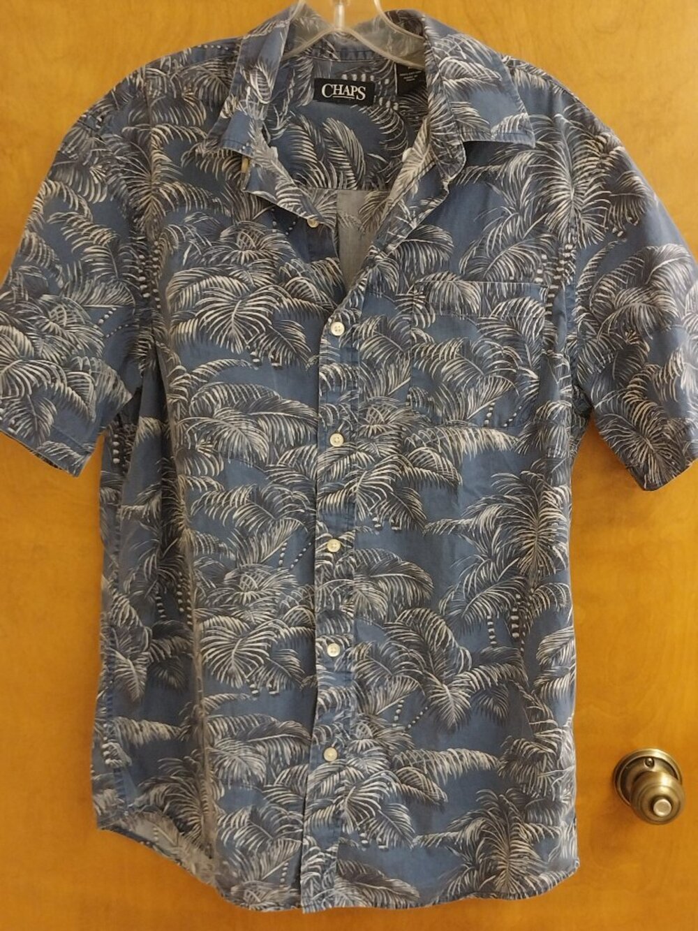 CHAPS TROPICAL PALM TREE  BUTTON DOWN SHORT SLEEVE SIZE M SHIRT